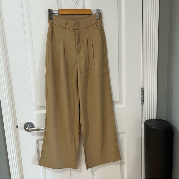 Elegant Tan Wide-Leg Trousers - Picture 2 of 9